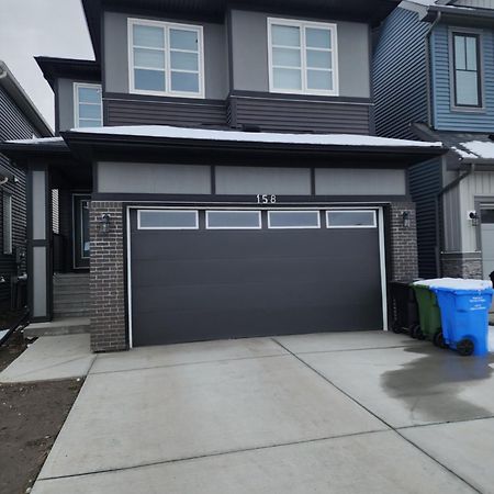 Trendy 2-Bed Oasis Awaits! Leilighet YYC Eksteriør bilde