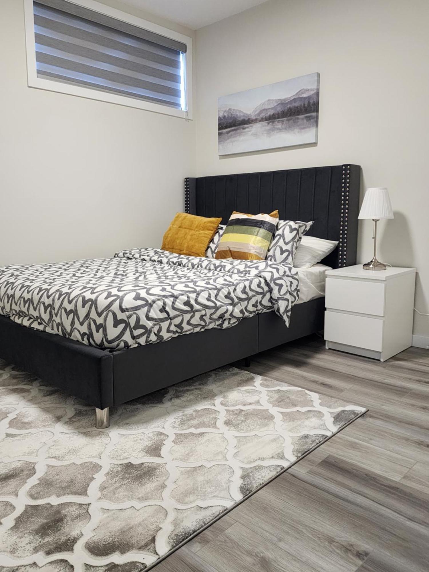 Trendy 2-Bed Oasis Awaits! Leilighet YYC Eksteriør bilde